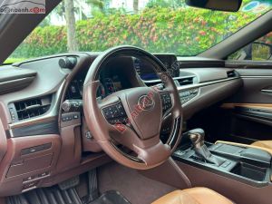 Xe Lexus ES 250 2019