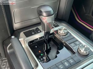 Xe Toyota Land Cruiser 4.6 V8 2020