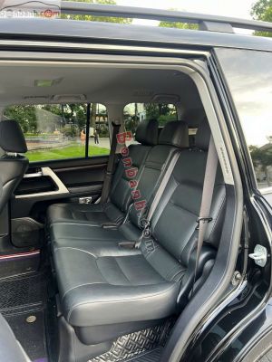 Xe Toyota Land Cruiser 4.6 V8 2020