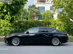 Xe Lexus ES 250 2021