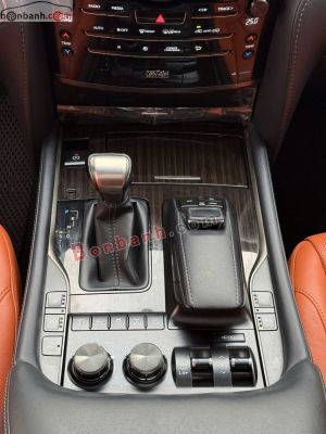 Xe Lexus LX 570 Super Sport 2021