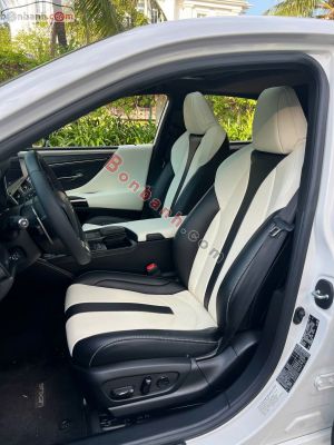 Xe Lexus ES 250 F Sport 2022