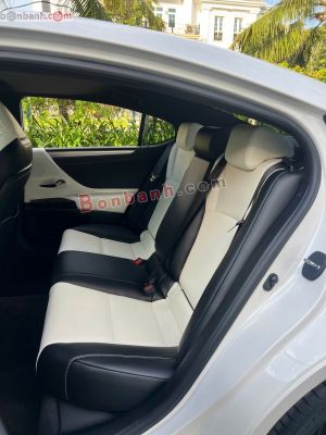 Xe Lexus ES 250 F Sport 2022