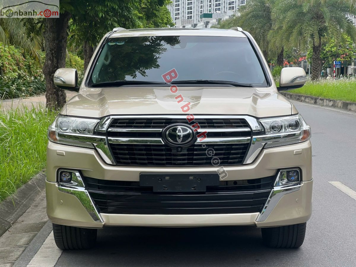 Xe Toyota Land Cruiser VX.R 5.7 V8 2016