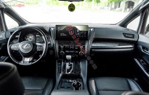 Xe Lexus LM 350 2021