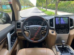 Xe Toyota Land Cruiser 4.6 V8 2019